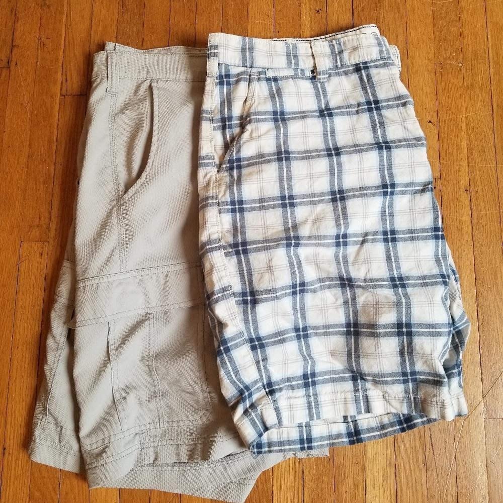 🌍 5/$25 SALE! Bundle of Two Shorts size 40